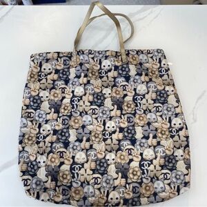 🚩steal authentic CHANEL Tote with Floral and Iconic Pattern - Black, Gray, Cream